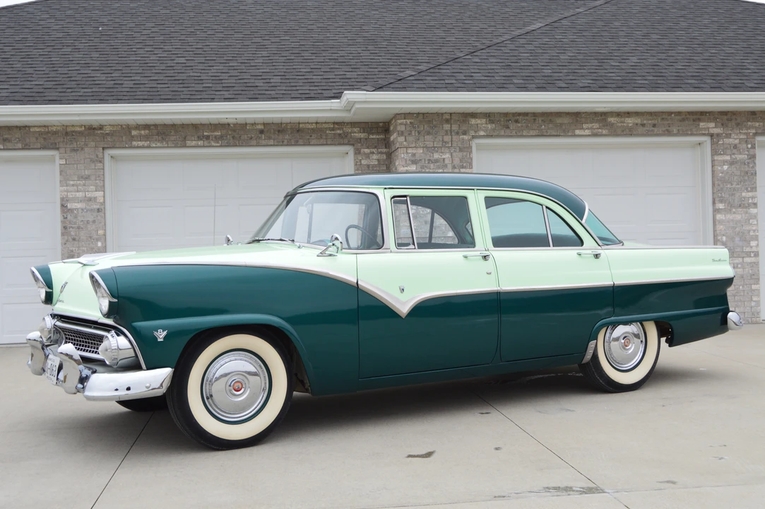 1955 Ford Fairlane 1st Gen - Image 2 of 31