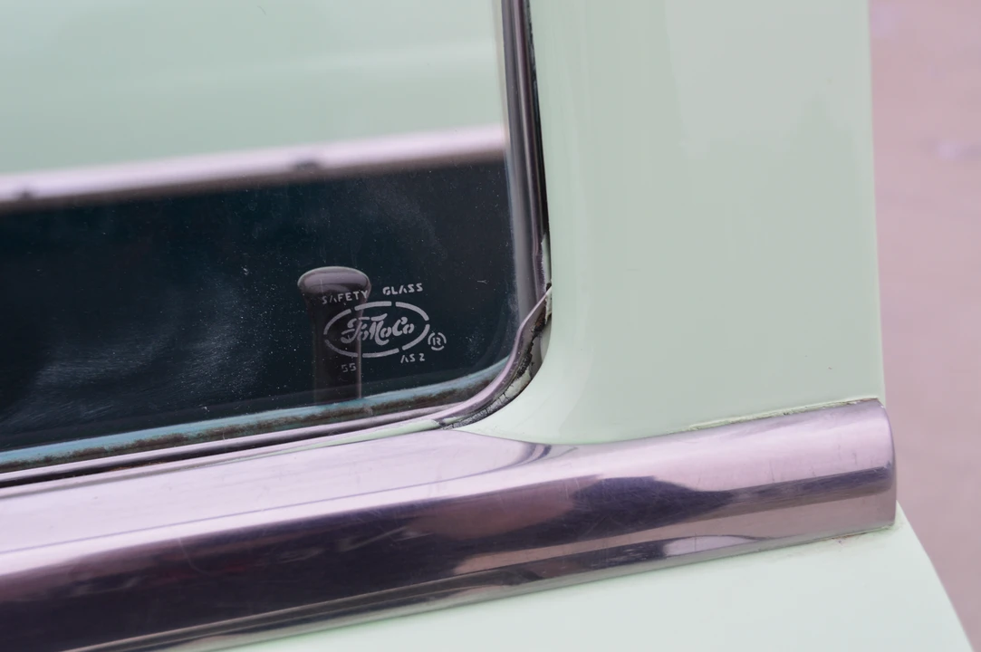 1955 Ford Fairlane 1st Gen - Image 21 of 31