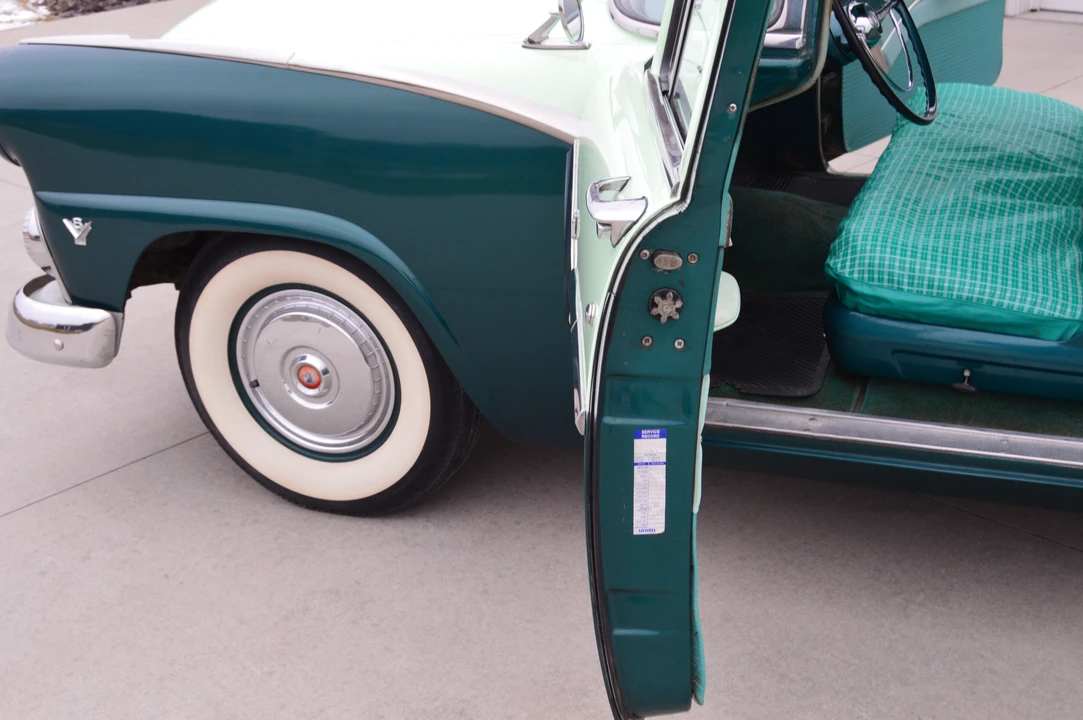 1955 Ford Fairlane 1st Gen - Image 27 of 31