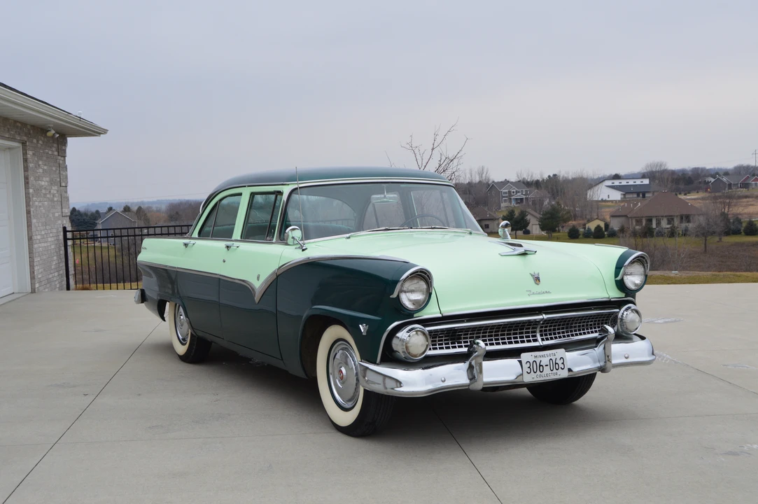 1955 Ford Fairlane 1st Gen - Image 7 of 31