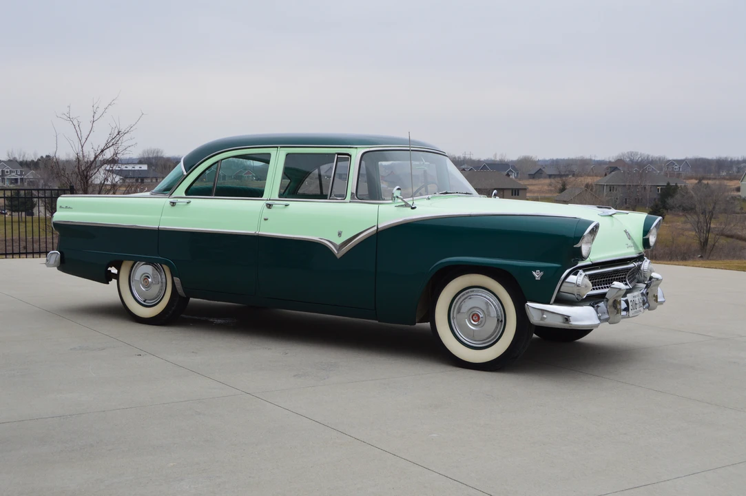 1955 Ford Fairlane 1st Gen - Image 8 of 31