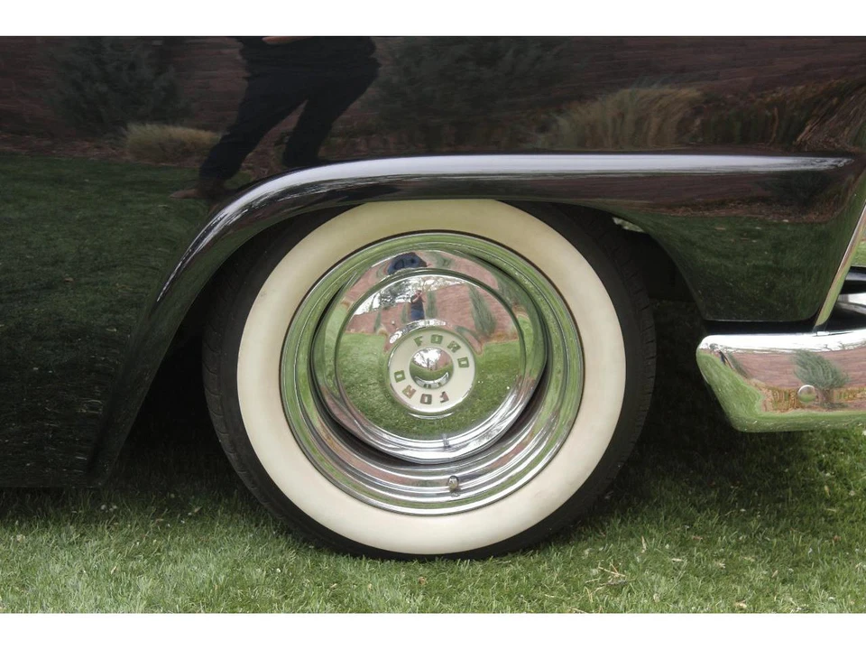 1955 Ford Fairlane 1st Gen - Image 21 of 31