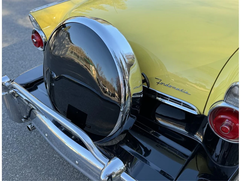 1955 Ford Fairlane 1st Gen - Image 16 of 31