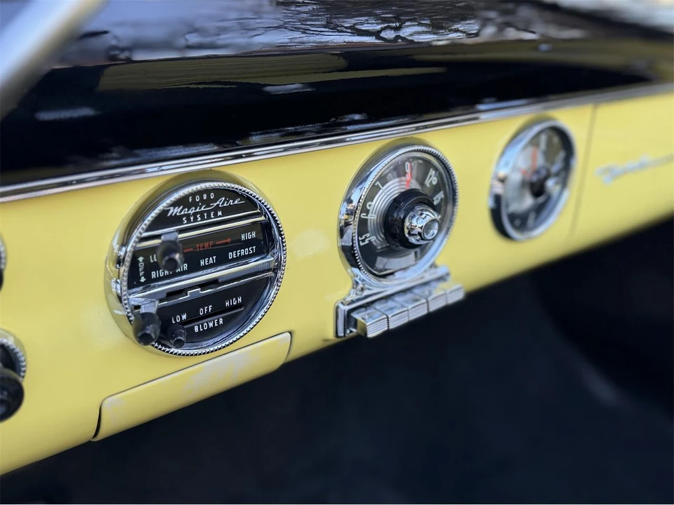 1955 Ford Fairlane 1st Gen - Image 25 of 31