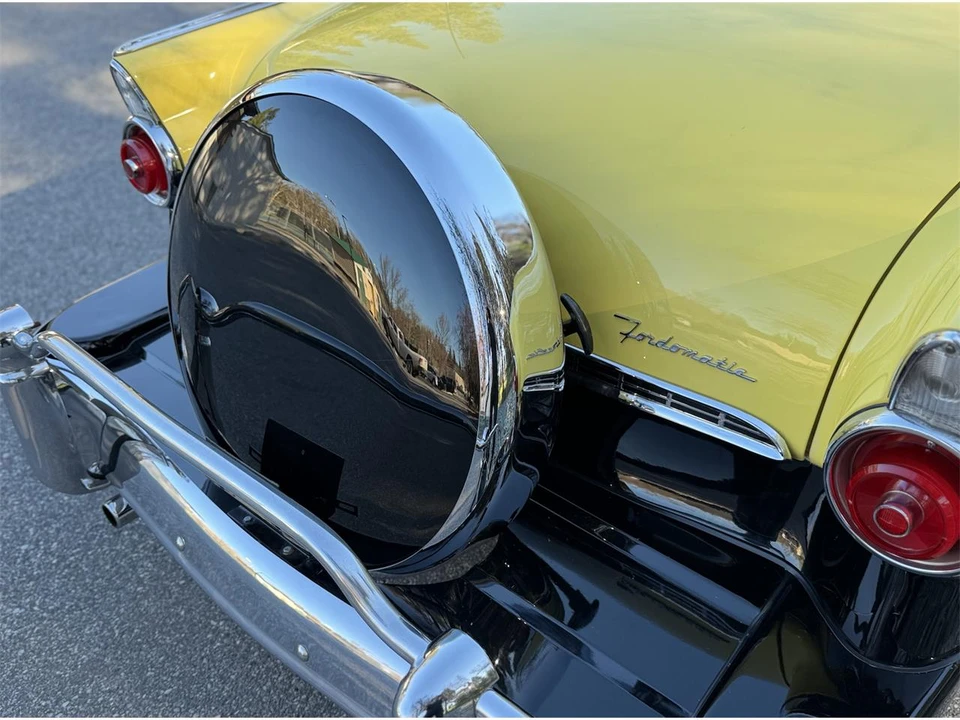 1955 Ford Fairlane 1st Gen - Image 16 of 31