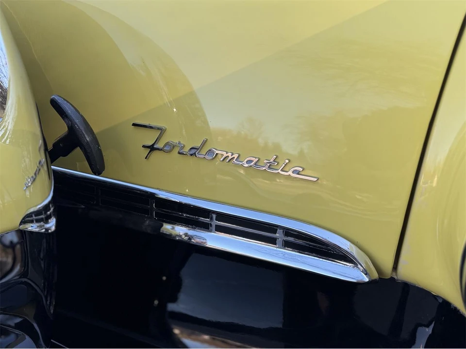 1955 Ford Fairlane 1st Gen - Image 11 of 31