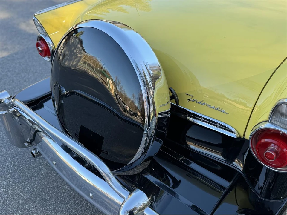 1955 Ford Fairlane 1st Gen - Image 16 of 31