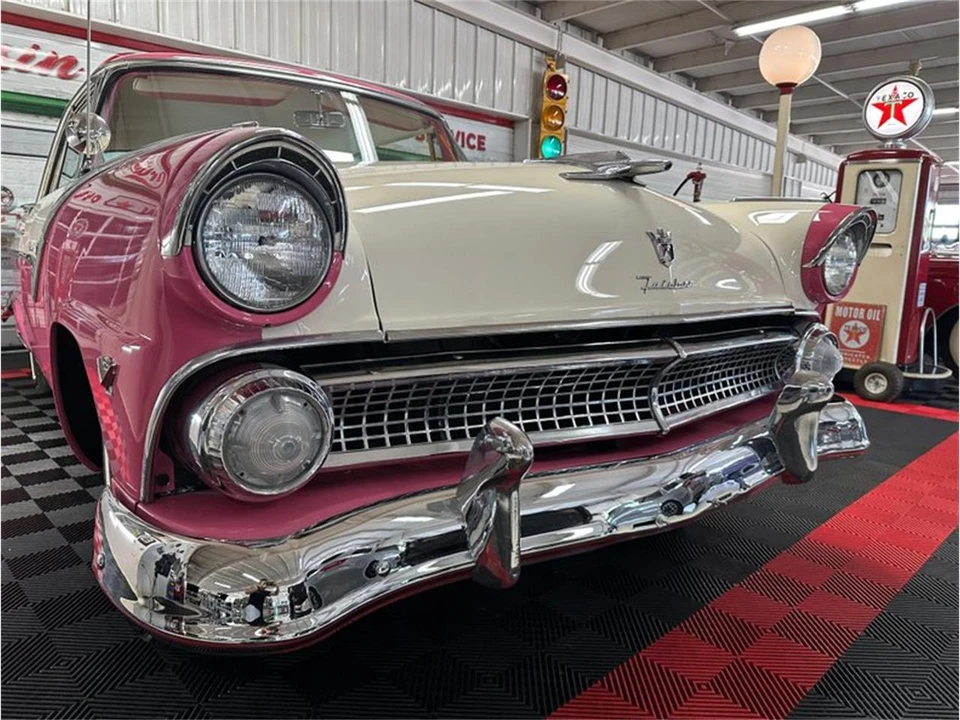 1955 Ford Fairlane 1st Gen - Image 4 of 31