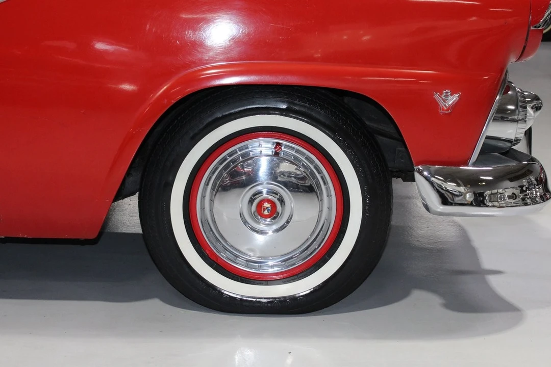 1955 Ford Fairlane 1st Gen - Image 28 of 31