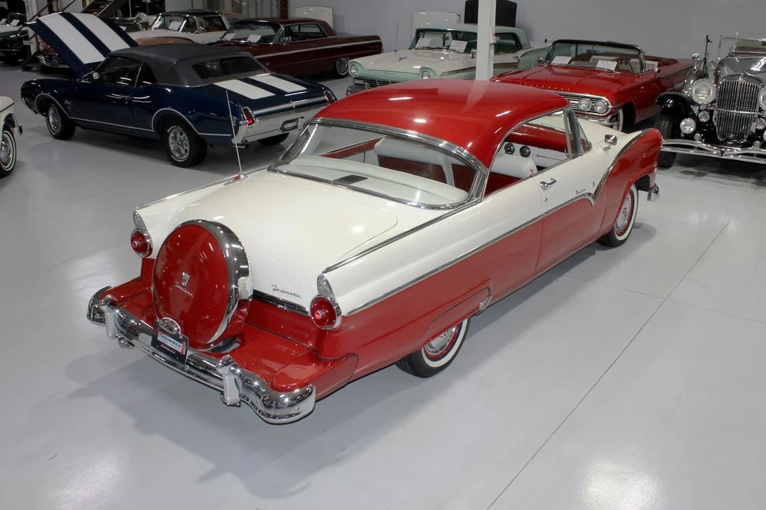 1955 Ford Fairlane 1st Gen - Image 9 of 31
