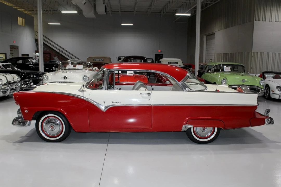1955 Ford Fairlane 1st Gen - Image 20 of 31