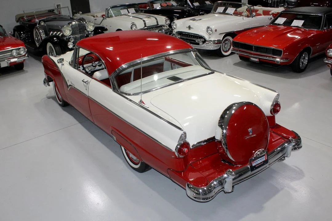 1955 Ford Fairlane 1st Gen - Image 11 of 31