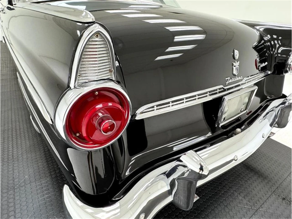 1955 Ford Fairlane 1st Gen - Image 21 of 31