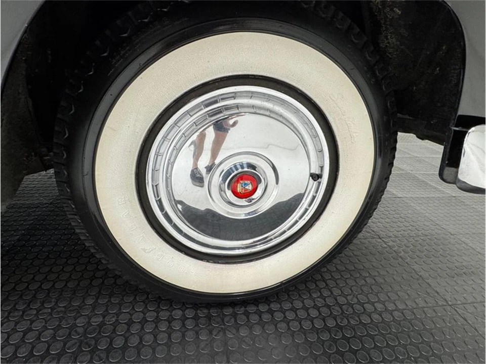 1955 Ford Fairlane 1st Gen - Image 23 of 31