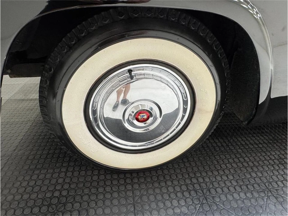 1955 Ford Fairlane 1st Gen - Image 13 of 31