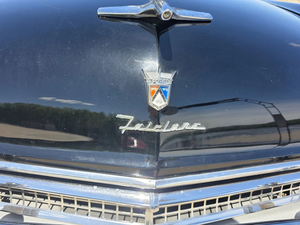1955 Ford Fairlane 1st Gen - Image 9 of 31