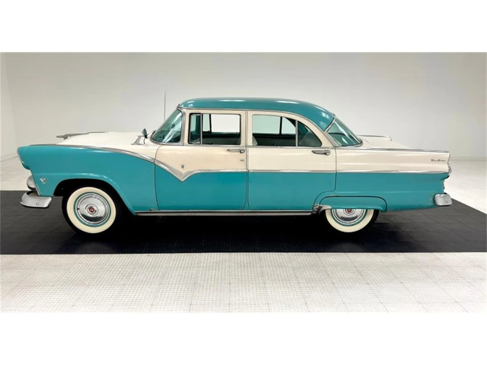 1955 Ford Fairlane 1st Gen - Image 2 of 31