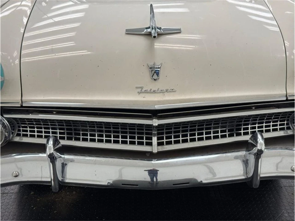 1955 Ford Fairlane 1st Gen - Image 9 of 31