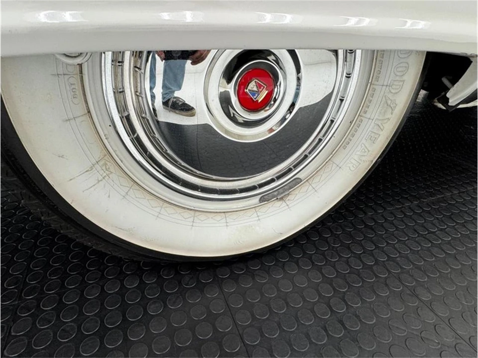 1955 Ford Fairlane 1st Gen - Image 30 of 31
