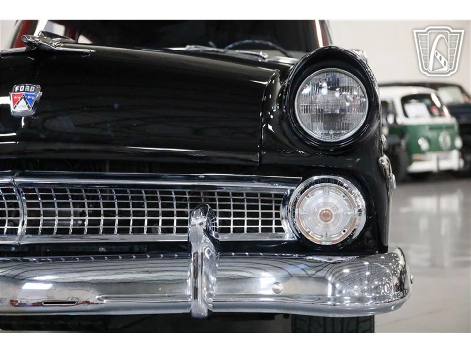 1955 Ford Fairlane 1st Gen - Image 9 of 31