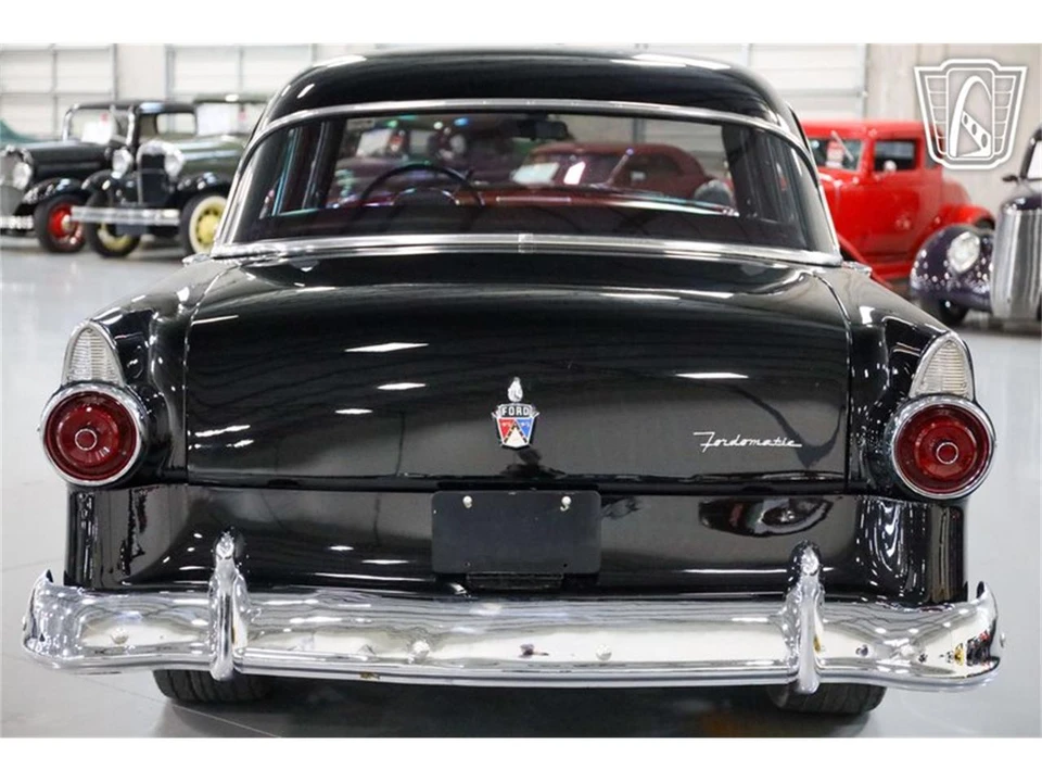 1955 Ford Fairlane 1st Gen - Image 26 of 31