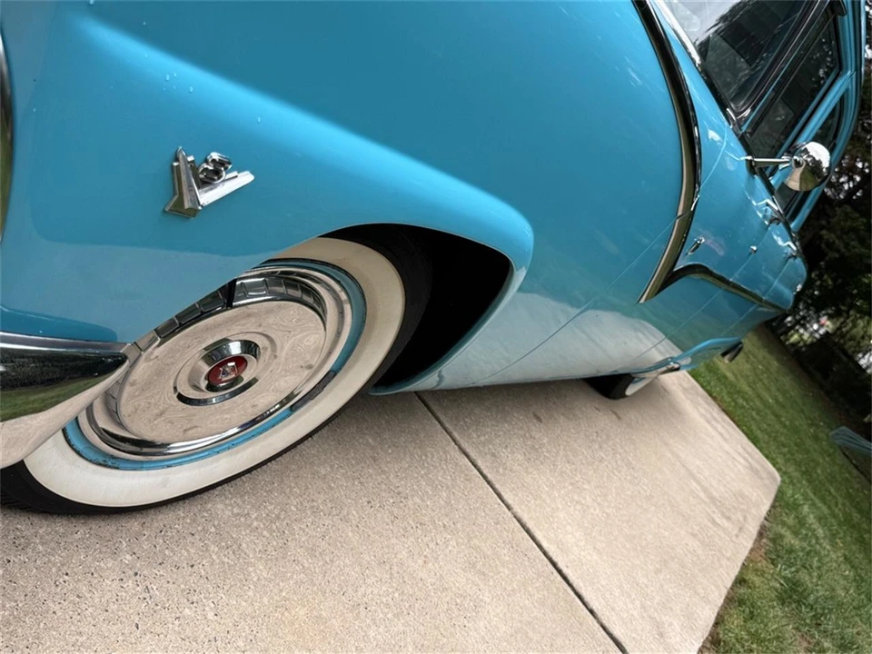 1955 Ford Fairlane 1st Gen - Image 26 of 31