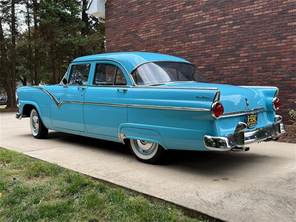 1955 Ford Fairlane 1st Gen - Image 30 of 31