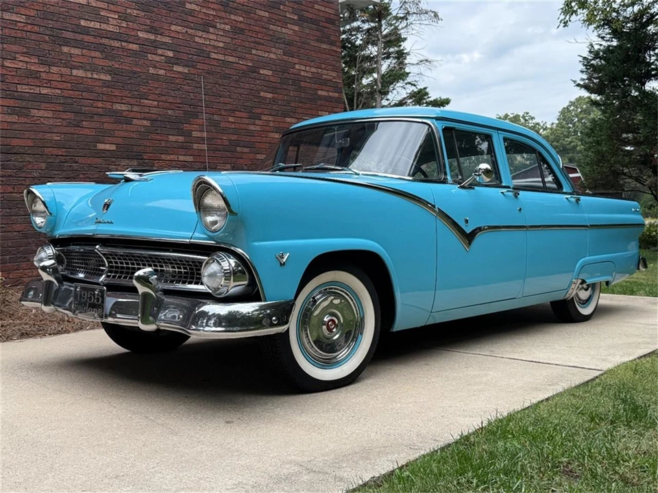 1955 Ford Fairlane 1st Gen - Image 23 of 31