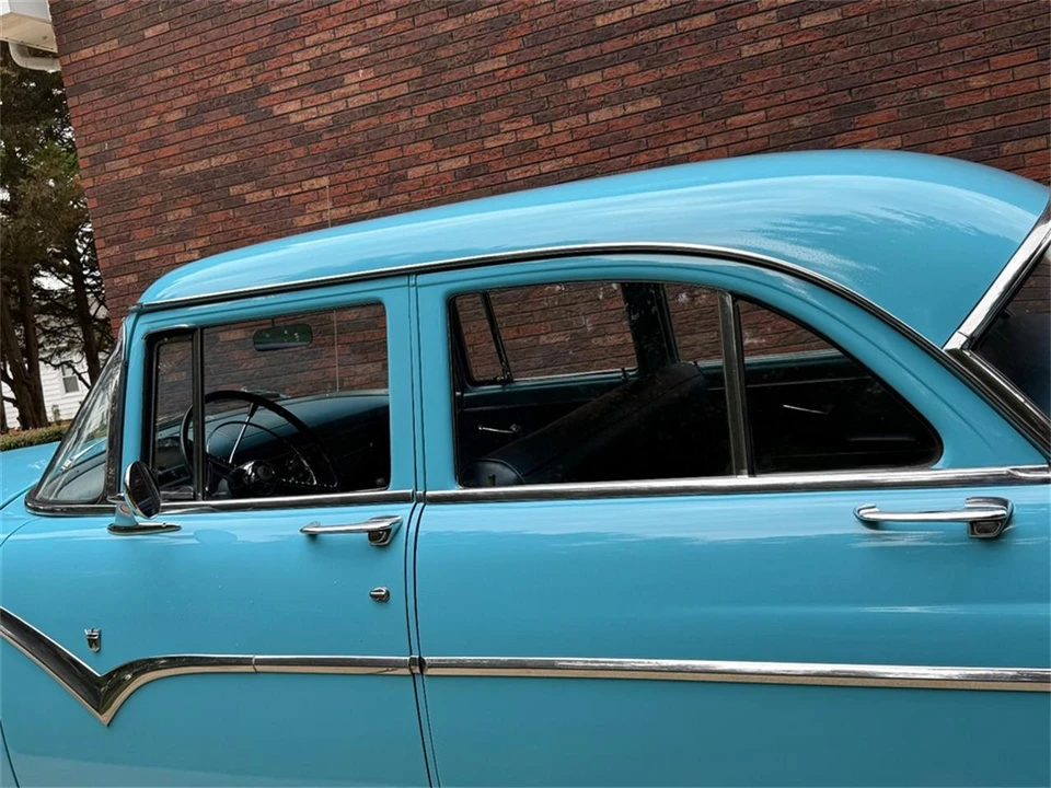1955 Ford Fairlane 1st Gen - Image 15 of 31