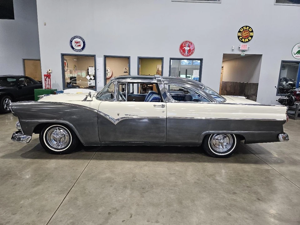 1955 Ford Fairlane 1st Gen - Image 9 of 21
