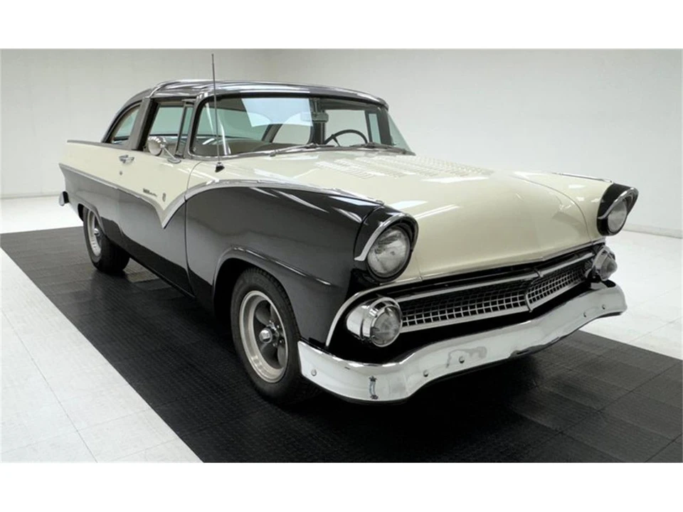 1955 Ford Fairlane 1st Gen - Image 7 of 31