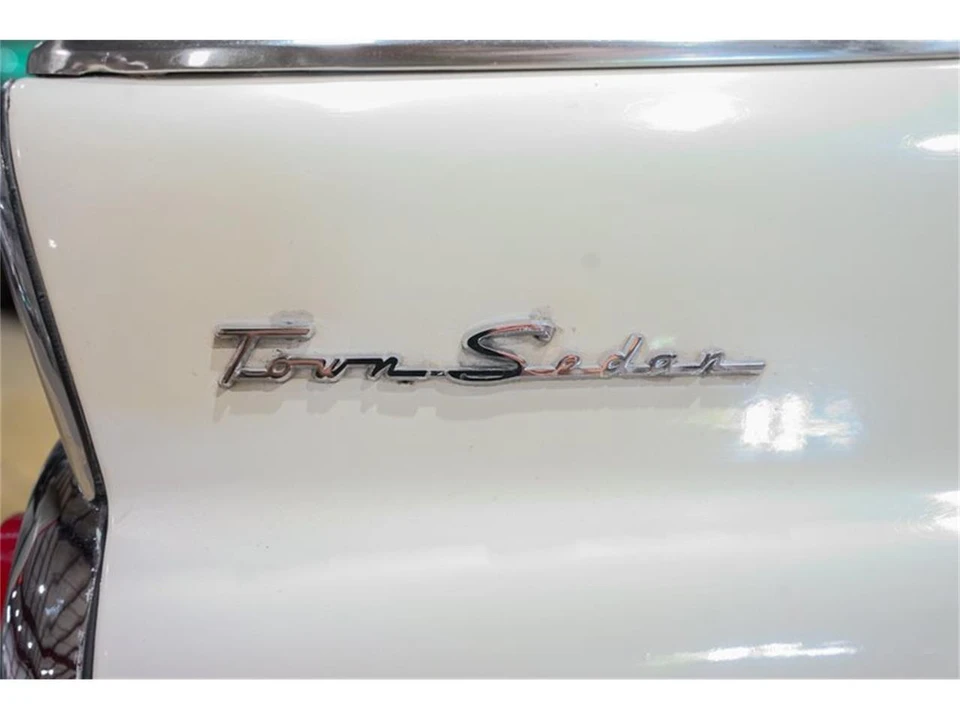 1955 Ford Fairlane 1st Gen - Image 28 of 31