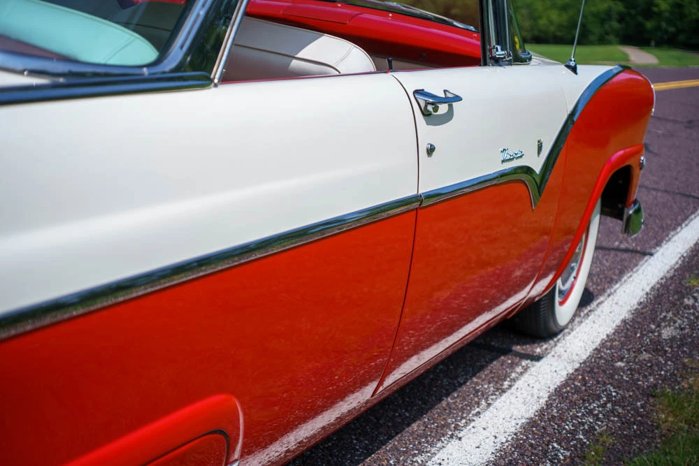 1955 Ford Fairlane 1st Gen - Image 23 of 31