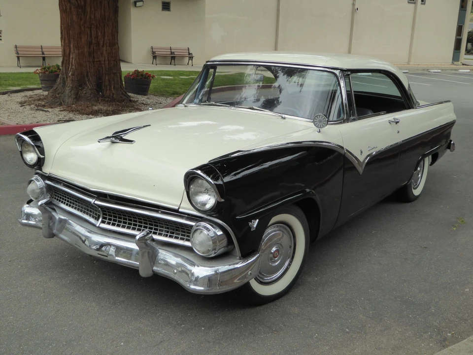 1955 Ford Fairlane 1st Gen - Image 4 of 31