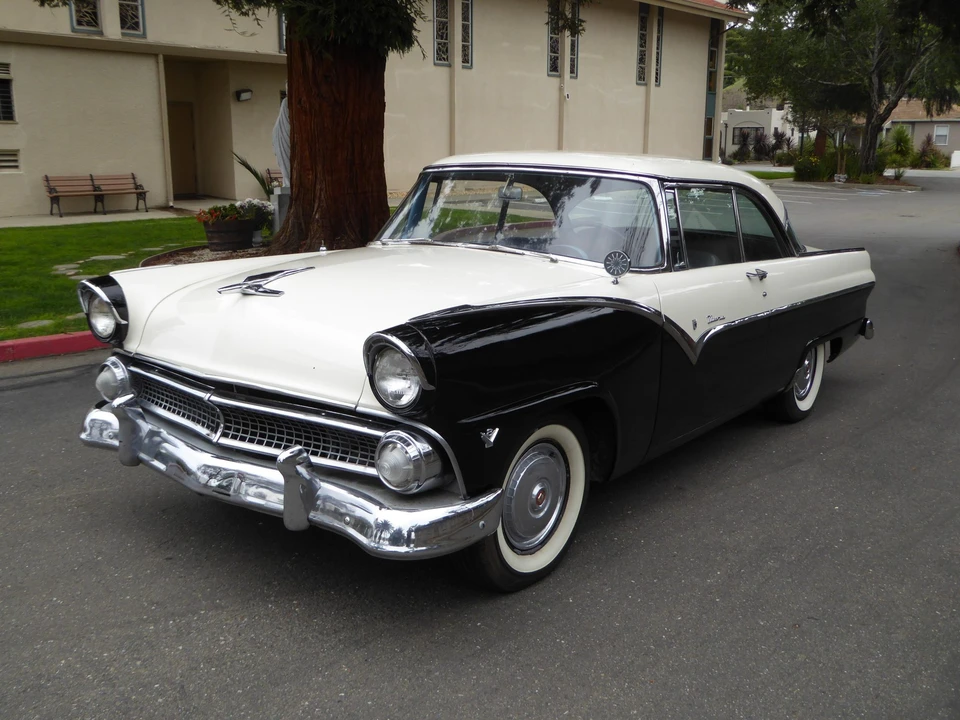 1955 Ford Fairlane 1st Gen - Image 3 of 31