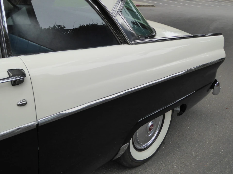 1955 Ford Fairlane 1st Gen - Image 23 of 31