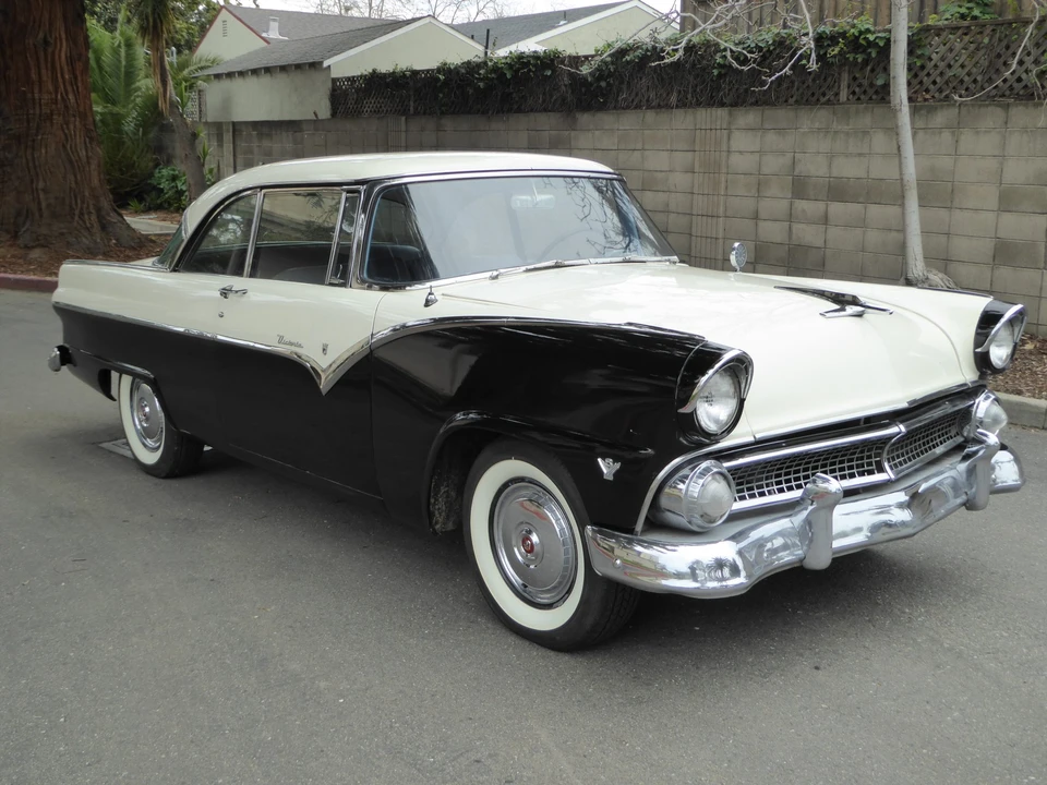 1955 Ford Fairlane 1st Gen - Image 8 of 31