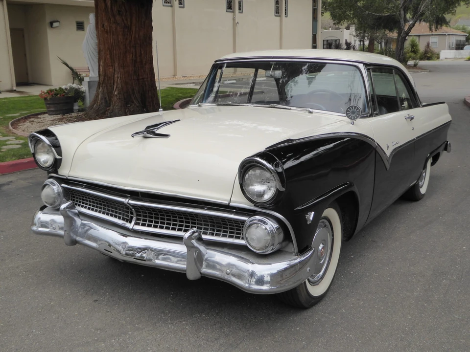 1955 Ford Fairlane 1st Gen - Image 5 of 31