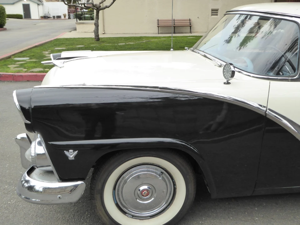 1955 Ford Fairlane 1st Gen - Image 20 of 31