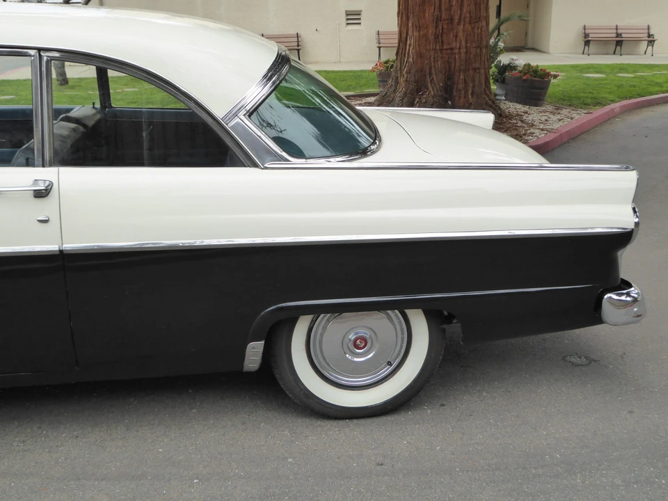 1955 Ford Fairlane 1st Gen - Image 15 of 31