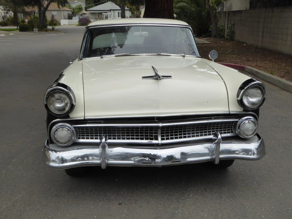 1955 Ford Fairlane 1st Gen - Image 7 of 31