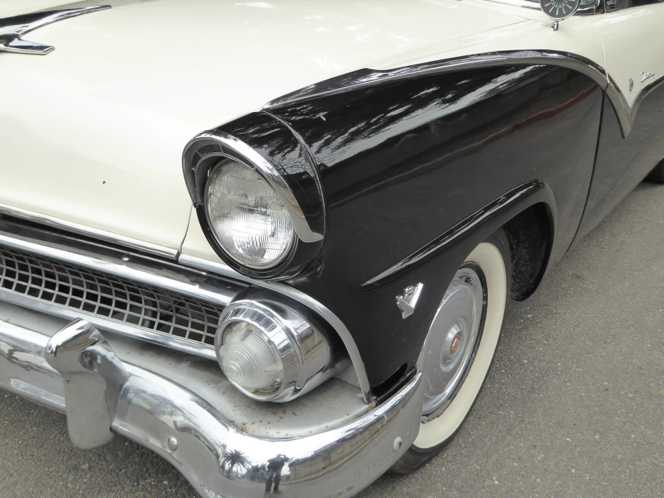 1955 Ford Fairlane 1st Gen - Image 17 of 31