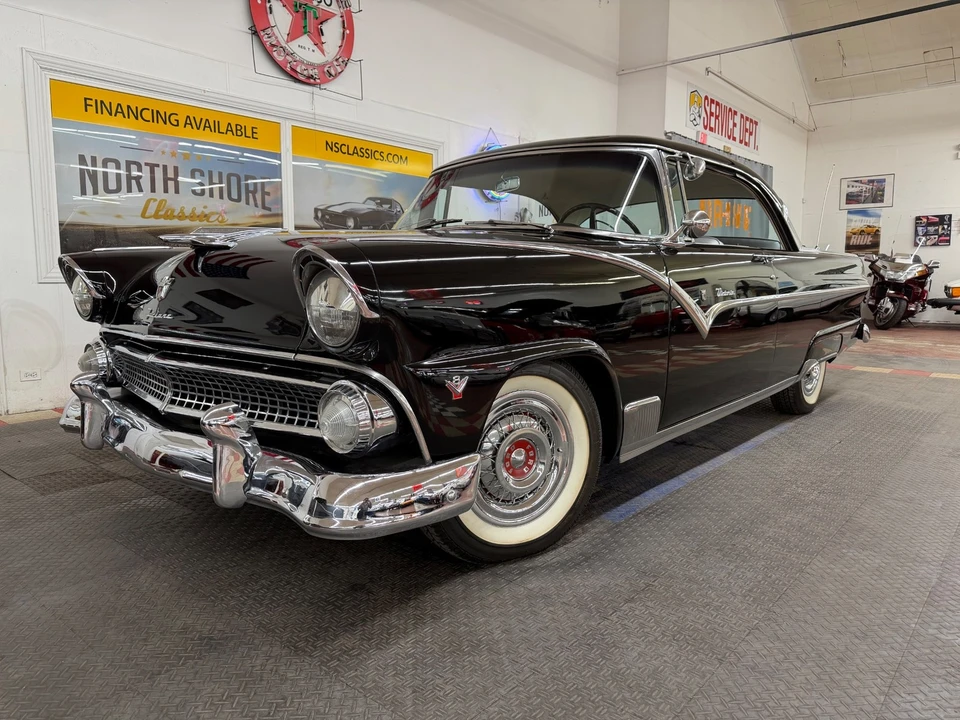 1955 Ford Fairlane 1st Gen - Image 2 of 31
