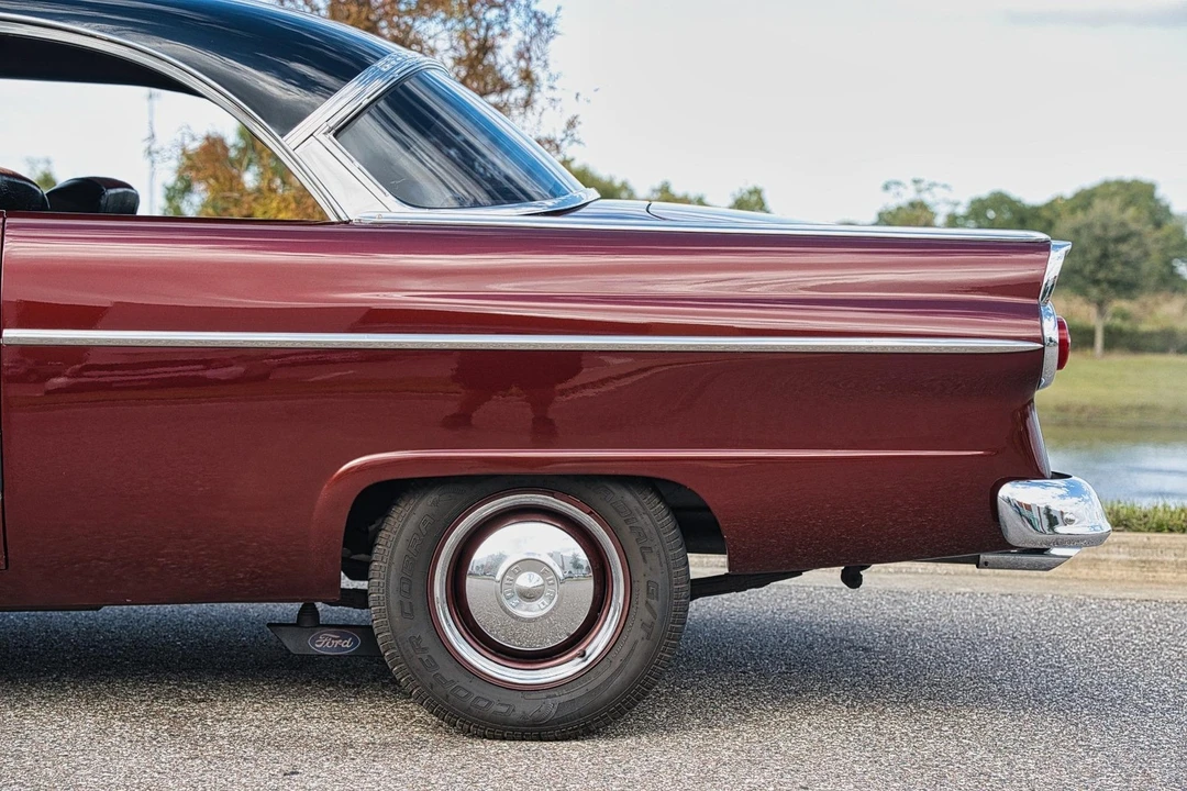 1955 Ford Fairlane 1st Gen - Image 29 of 31