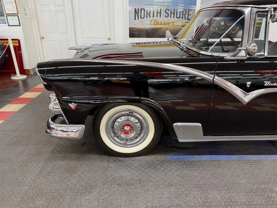 1955 Ford Fairlane 1st Gen - Image 4 of 31