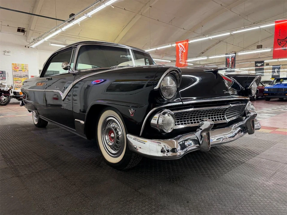 1955 Ford Fairlane 1st Gen - Image 23 of 31