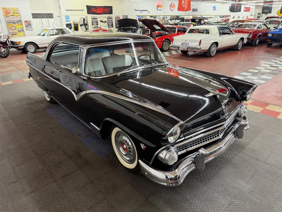 1955 Ford Fairlane 1st Gen - Image 22 of 31