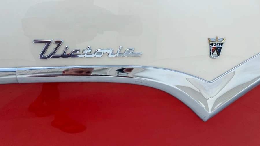 1955 Ford Fairlane 1st Gen - Image 26 of 31