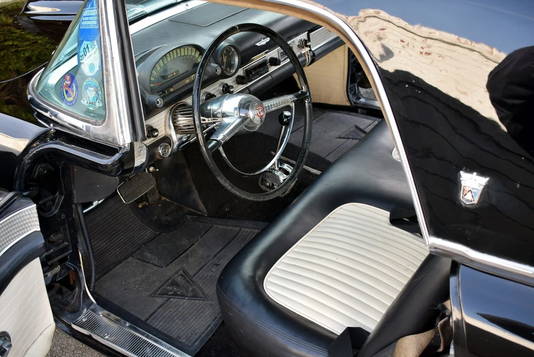 1955 Ford Thunderbird 1st Gen - Image 26 of 30