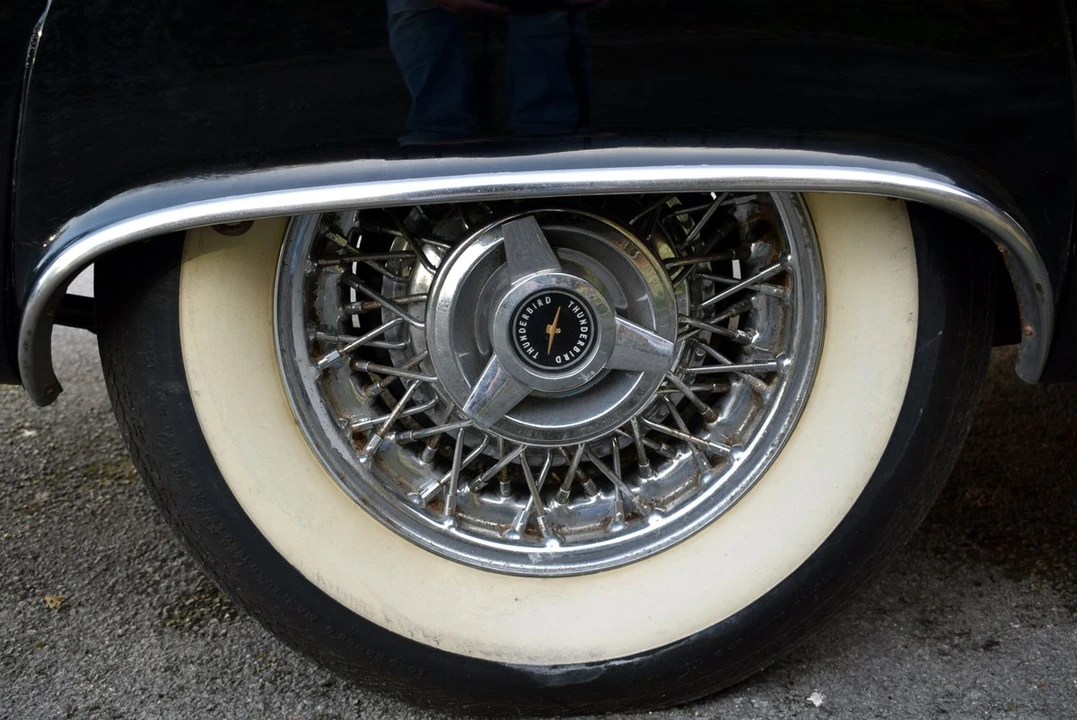 1955 Ford Thunderbird 1st Gen - Image 23 of 30